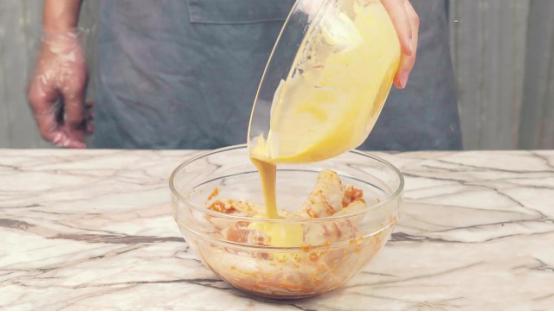 酥香脆皮鸡翅的做法视频,怎么做又香又脆的鸡翅呢