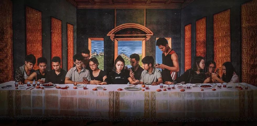 这款“禁欲式全面屏”手机，誓为解救低头族还酷过iPhoneX？！