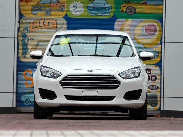 长安福特福睿斯的自动挡多少钱,新款福特福睿斯值得购买吗