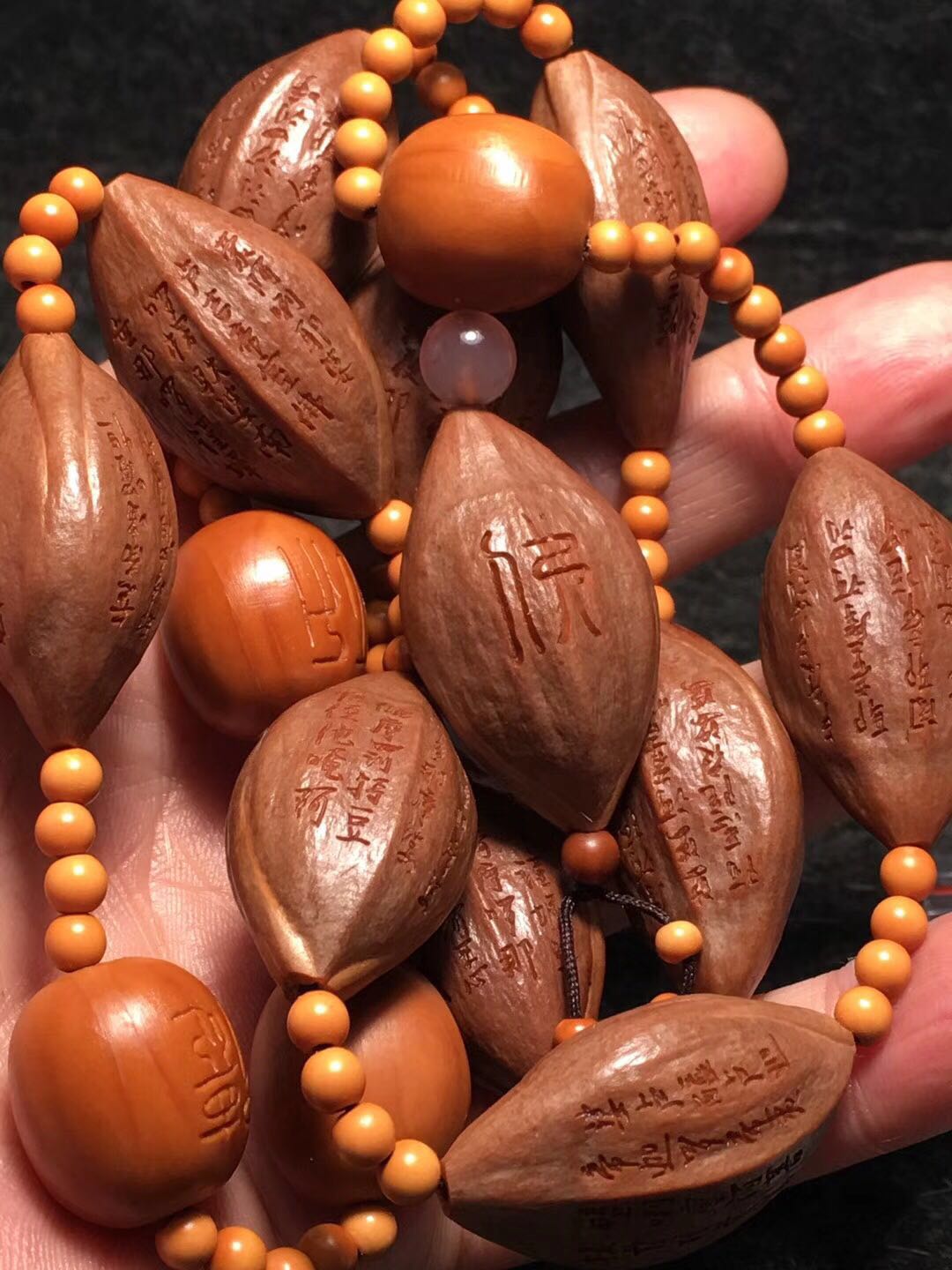 橄榄核手串北工和南工,为什么说橄榄核要经历三冬两夏