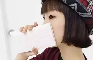 68属猴的用什么颜色的钱包好,1981年属鸡女用什么颜色钱包招财