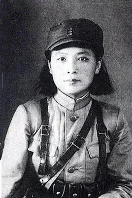 中国女兵历代军装发展,70年代的女兵服装