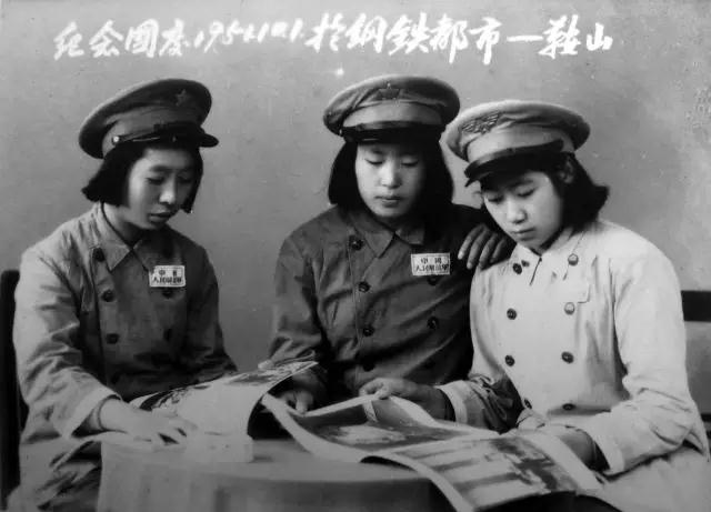 中国女兵历代军装发展,70年代的女兵服装