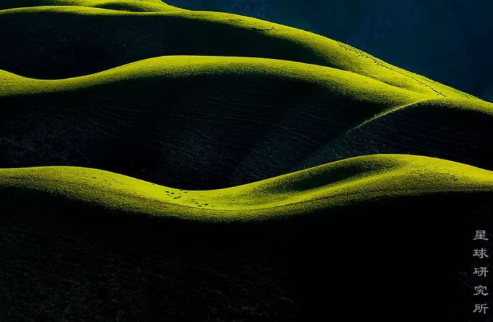 伊犁这个偏远的西部城市,新疆伊犁市靠近哪个位置