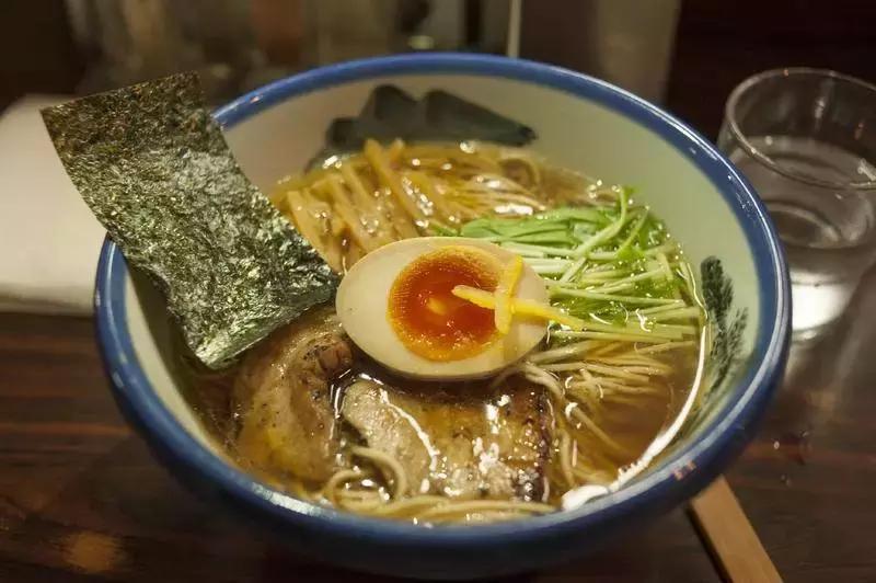 优衣库第一家日本店在哪,优衣库拉面系列