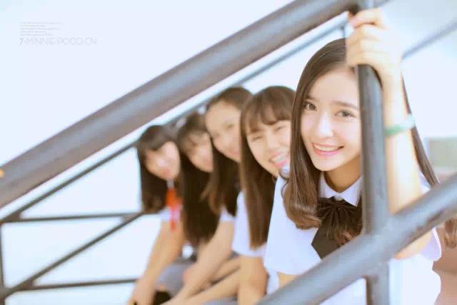 三个闺蜜拍照的最美姿势,40岁三个闺蜜拍照姿势大全