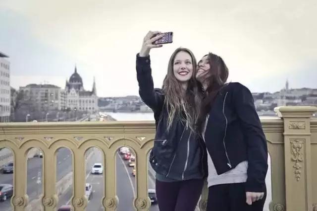 三个闺蜜拍照的最美姿势,40岁三个闺蜜拍照姿势大全