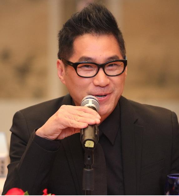 费翔翻唱别人的歌,费翔曾因一首歌爆红