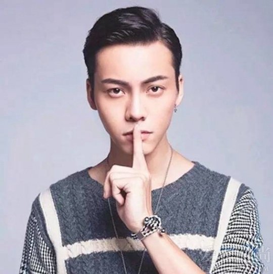 鹿晗生日粉丝投屏,鹿晗生日霸屏模式