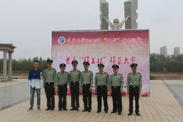 体验国防生“棋王杯”棋艺大赛现场