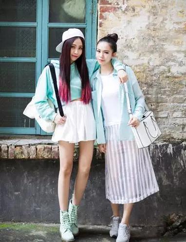 三个闺蜜拍照的最美姿势,40岁三个闺蜜拍照姿势大全