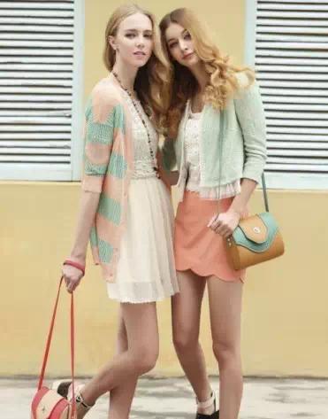 三个闺蜜拍照的最美姿势,40岁三个闺蜜拍照姿势大全