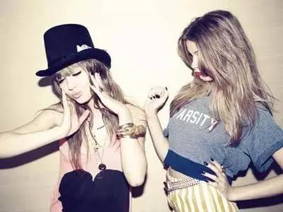 三个闺蜜拍照的最美姿势,40岁三个闺蜜拍照姿势大全