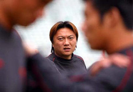 他被誉为四川足球旗帜人物为朋友出头身中数刀无惧色