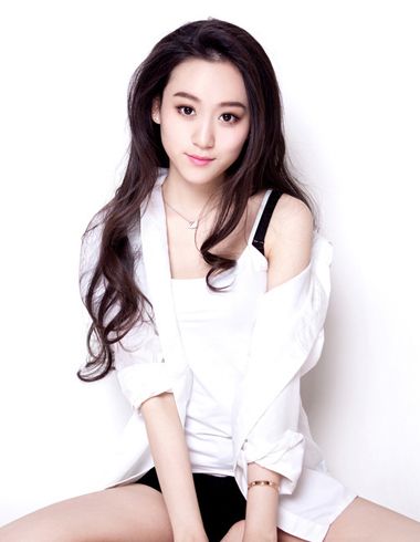 大脸长发刘海怎么剪最好看,长发大脸无刘海扎发