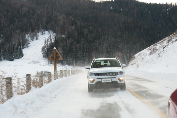jeep4x4的黑科技体验四季路况,jeeplimited4x4