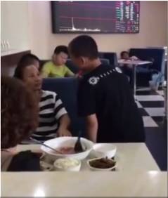 教孩子学会做人是父母重要的责任,父母要正确引导让孩子学会做人