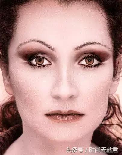 如何化眼影看起来眼睛没那么深邃,如何用一盘多色眼影化全妆