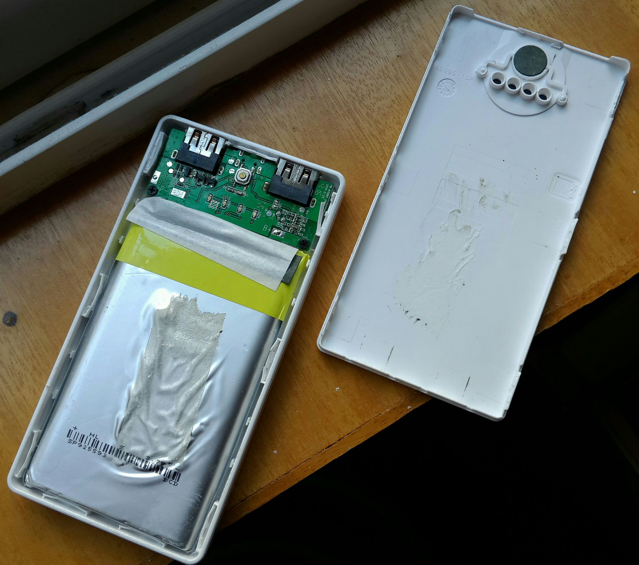 迷你充电宝拆解测评,绿联磁吸充电宝拆解