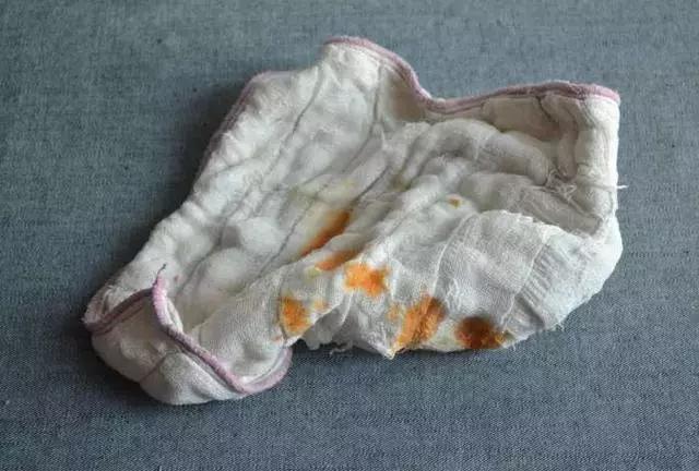 土豆去皮小窍门又快又好不浪费,用削皮刀快速削土豆