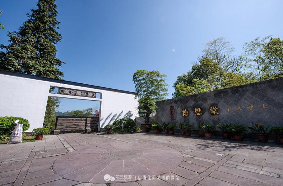 回到自己的老家,回到自己该回到的位置