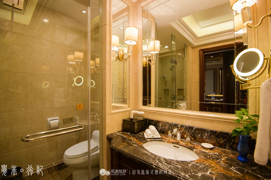 红莲湖畔淄博,红莲湖畔