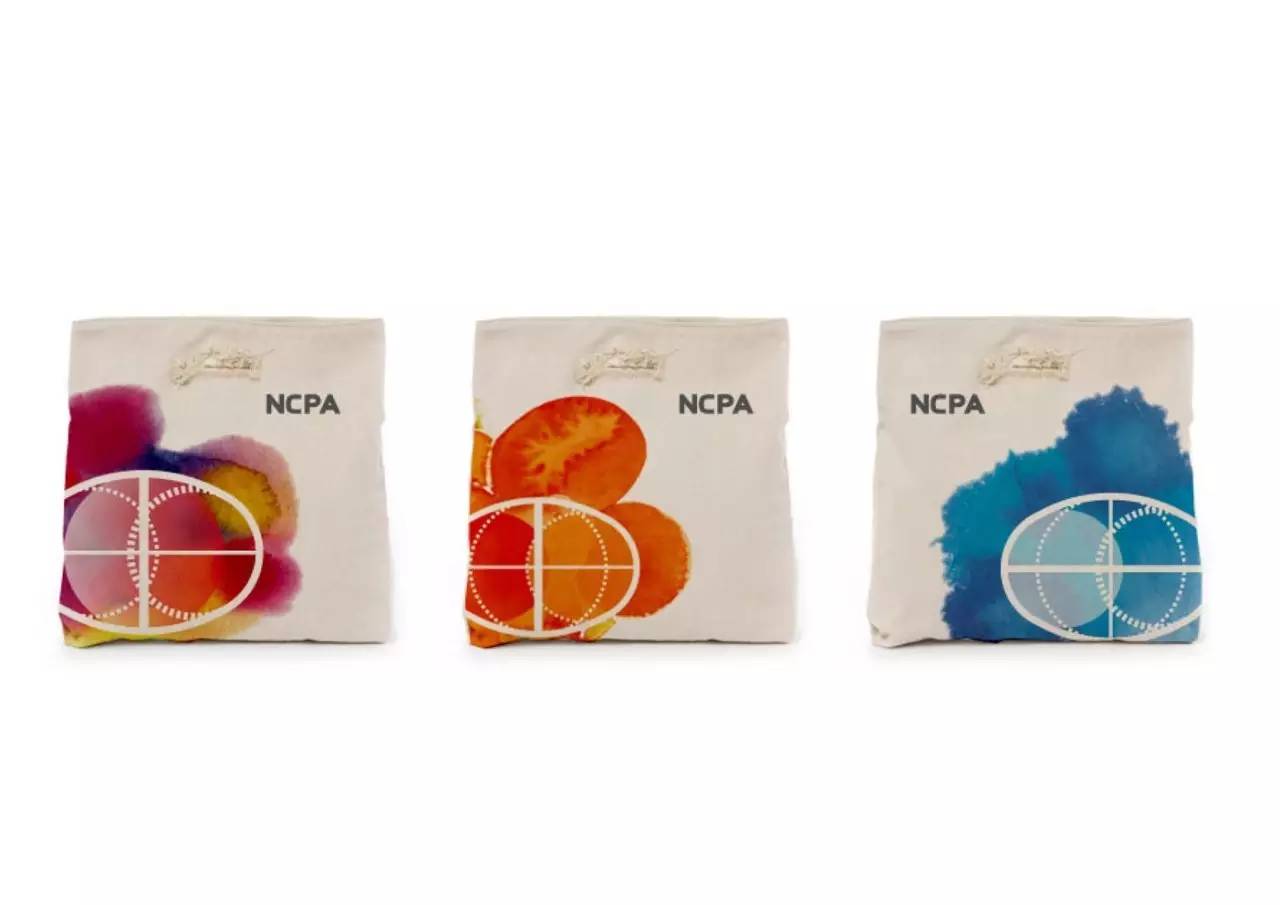 传统与现代碰撞与融合,传统和现代生活方式