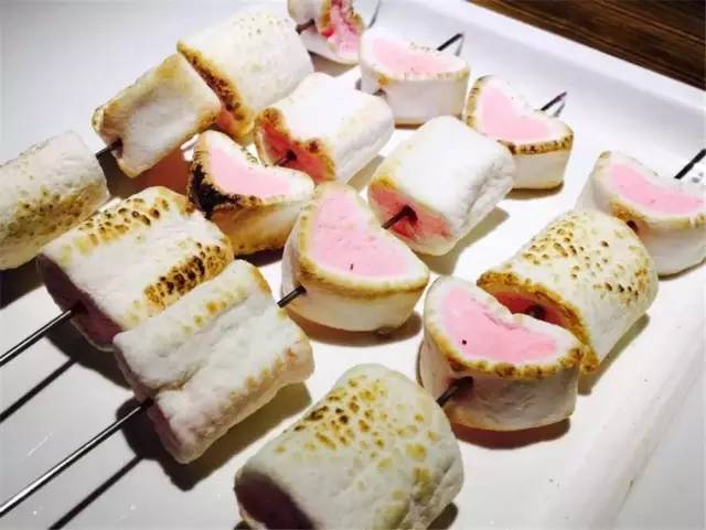 这家小馆子菜单上居然有奥数题！跑去求虐的吃货还不少！