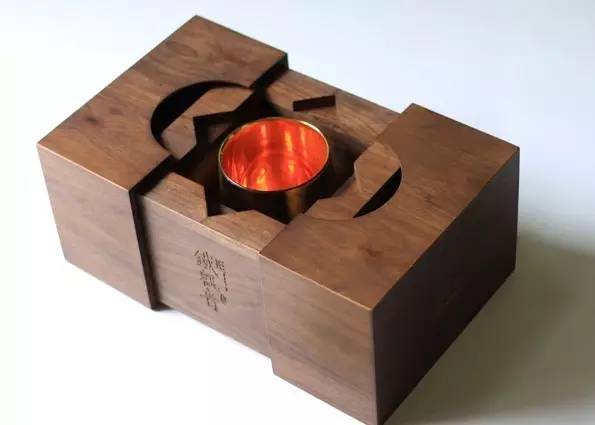 传统与现代碰撞与融合,传统和现代生活方式