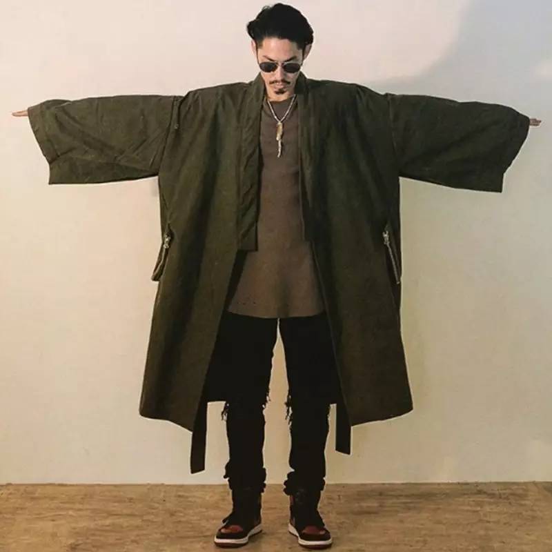 白色NMD、AJ简直防不胜防！看看Icon们夏天爱穿的小白鞋