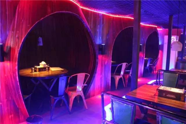 这家小馆子菜单上居然有奥数题！跑去求虐的吃货还不少！