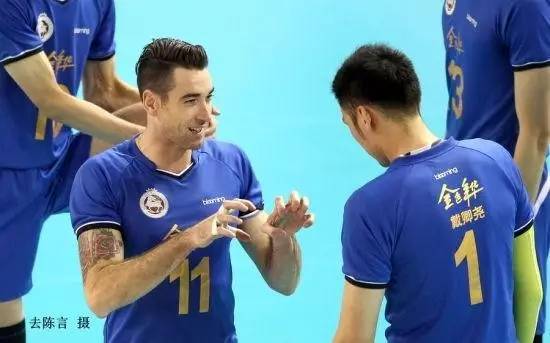 踢球的都是男模？男排队员表示不服！