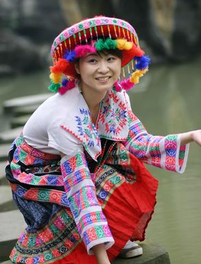 最漂亮的少数民族服饰女,各个民族的传统服饰一览