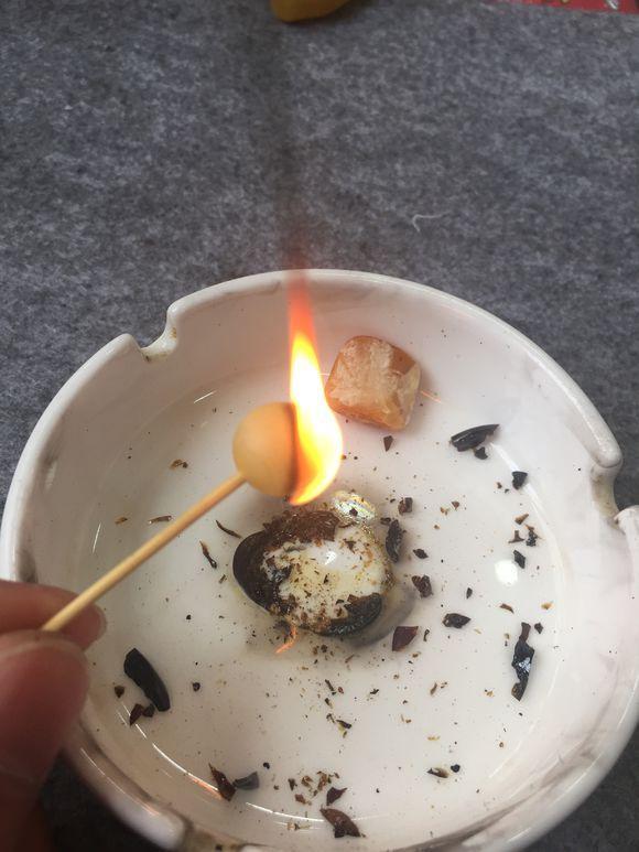火烧蜜蜡真假鉴别方法,蜜蜡怎么辨别真假有什么好办法吗