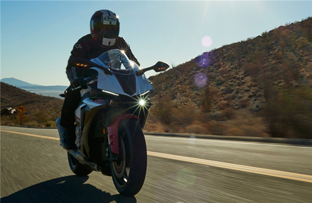 2015款雅马哈r1,雅马哈最新r1