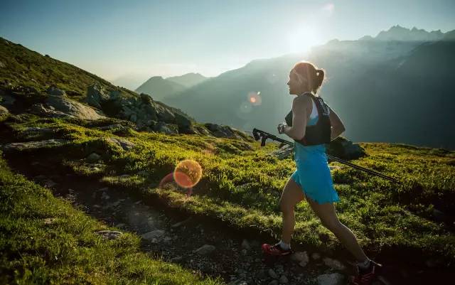 怎么样穿跑步服好看,跑步训练穿衣搭配