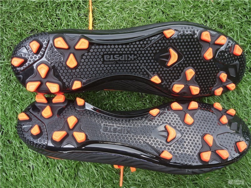 迪卡侬agility500mg足球鞋,开箱白红色的迪卡侬足球鞋