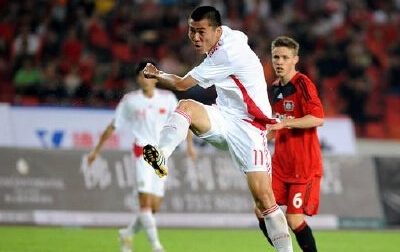 打碎德国豪门的中国前锋，留洋回归陷低谷，终成替补奇兵打动铁帅