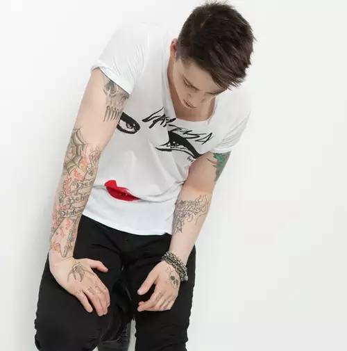 zara卖的男装还是女装,zara的衣服为什么微商都在便宜卖