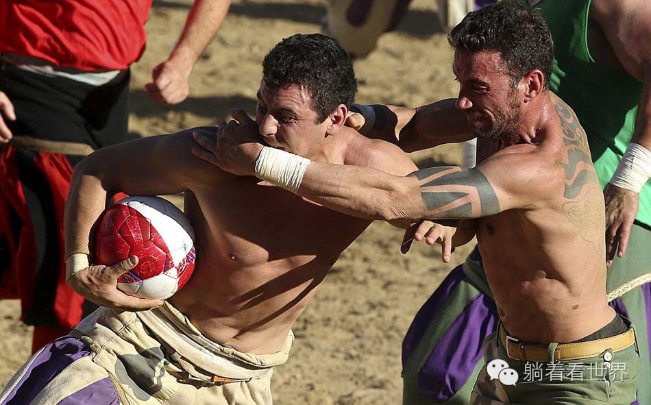 奇葩进球足球比赛视频,足球最奇葩的比赛