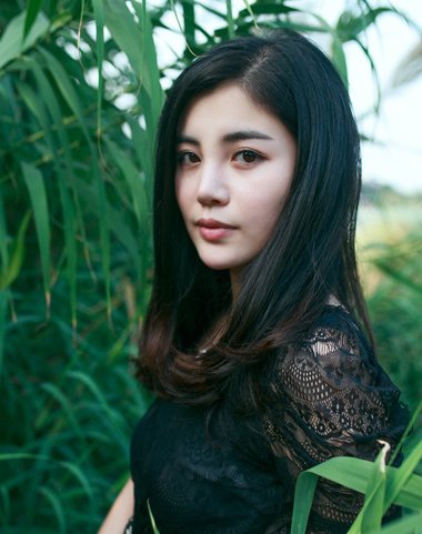 大脸长发刘海怎么剪最好看,长发大脸无刘海扎发