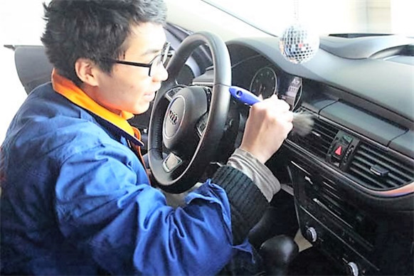 自己洗车怎么养护车漆,汽车正确的洗车方法和注意事项