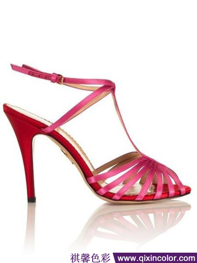 彩虹颜色衣服搭配,跳跃的服装色彩搭配