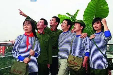 余文乐算毛线！我们的爸妈才是当年的“潮人”！