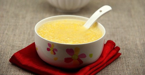 老年人失眠食疗吃什么最有效,老人失眠吃什么食物最有效