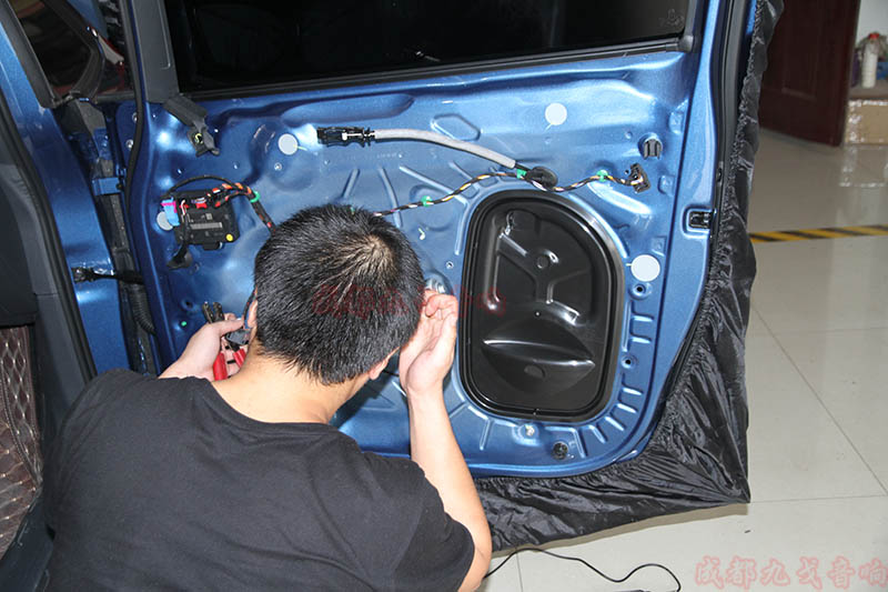 2018款大众途安音响改装升级,大众途安汽车音响改装