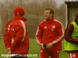 是天才也是逗逼！盘点足球场上那些逗逼青年