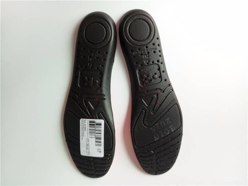 迪卡侬agility500mg足球鞋,开箱白红色的迪卡侬足球鞋