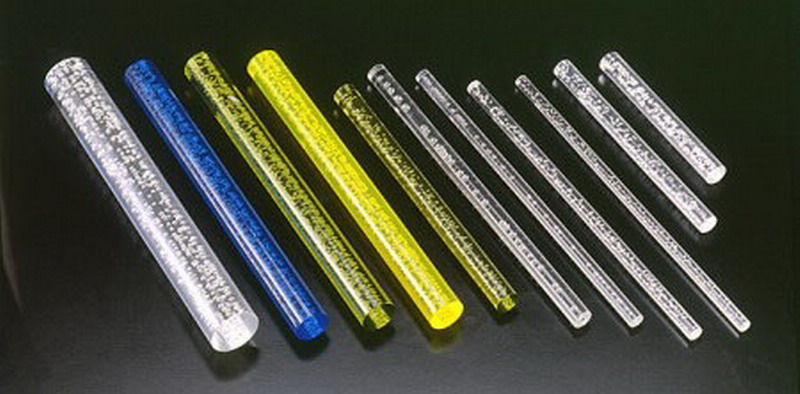 它神奇到可以让光线拐弯，毛主席像章都曾用它制作