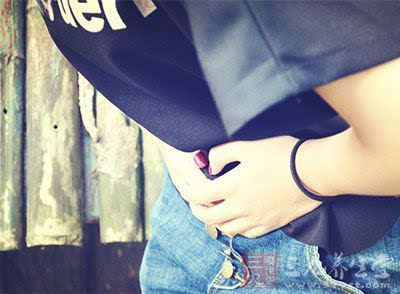 夏季急性肠胃炎怎么治,夏天成年人患急性肠胃炎咋办